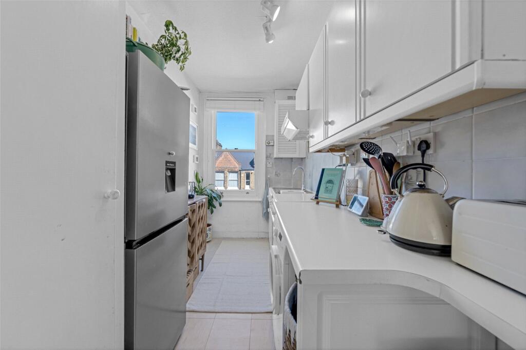 Apartment in London - More