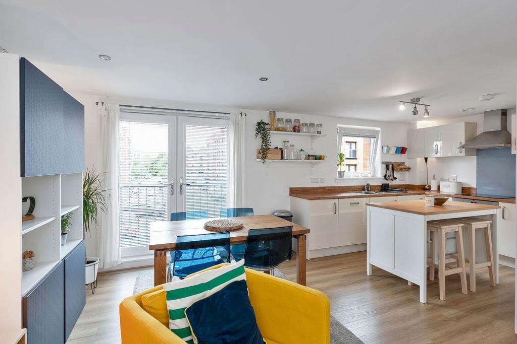 Main image of property: 1498L Ashley Place, Edinburgh, EH6 5GB