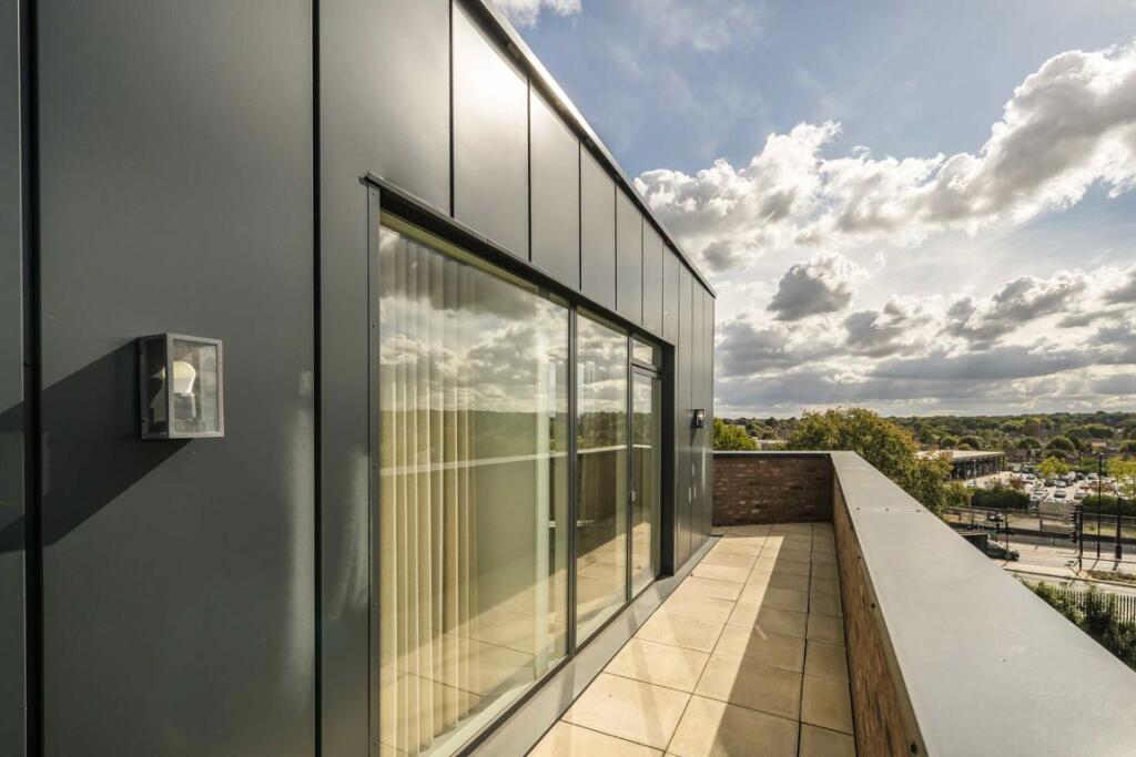 Apartment in Twickenham - More