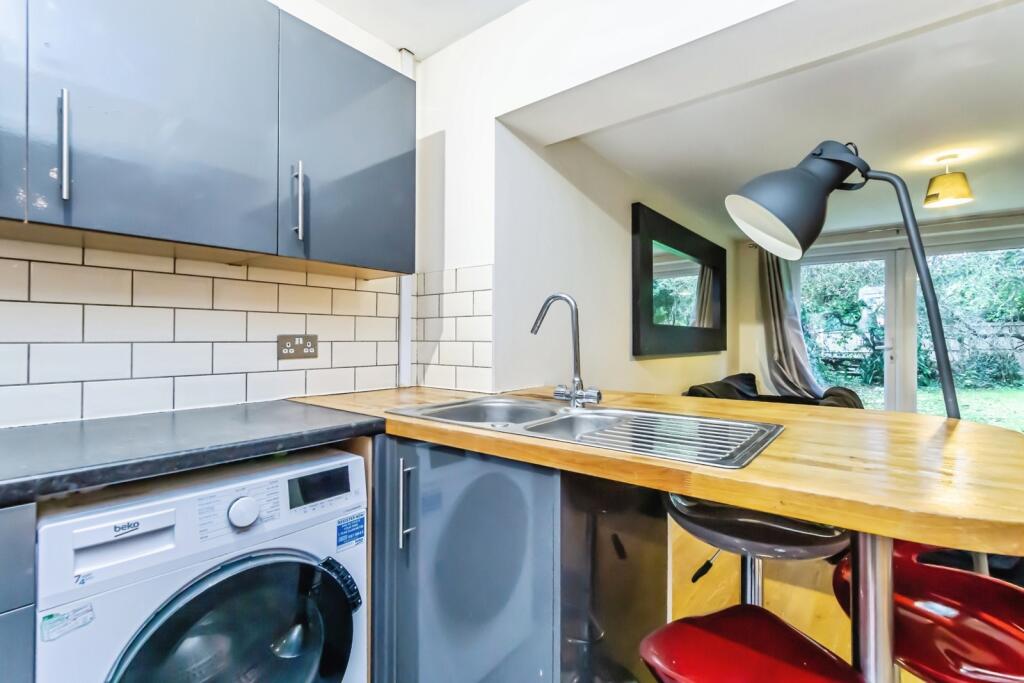 House in Canterbury, Hales Place - View 5