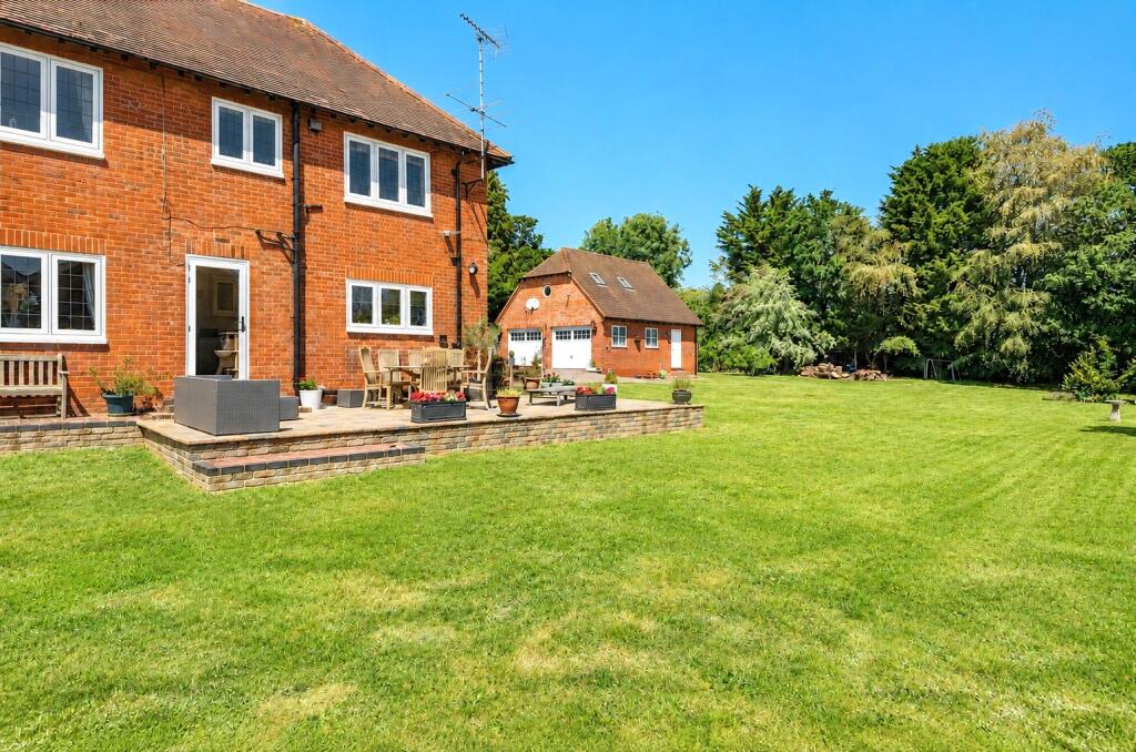 Mortimer Common, Reading, Berkshire, RG7 - More