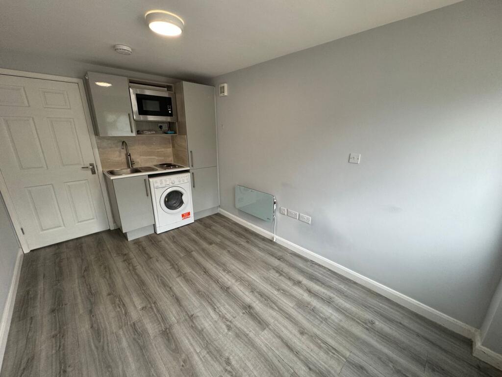 Apartment in Twickenham - View 5