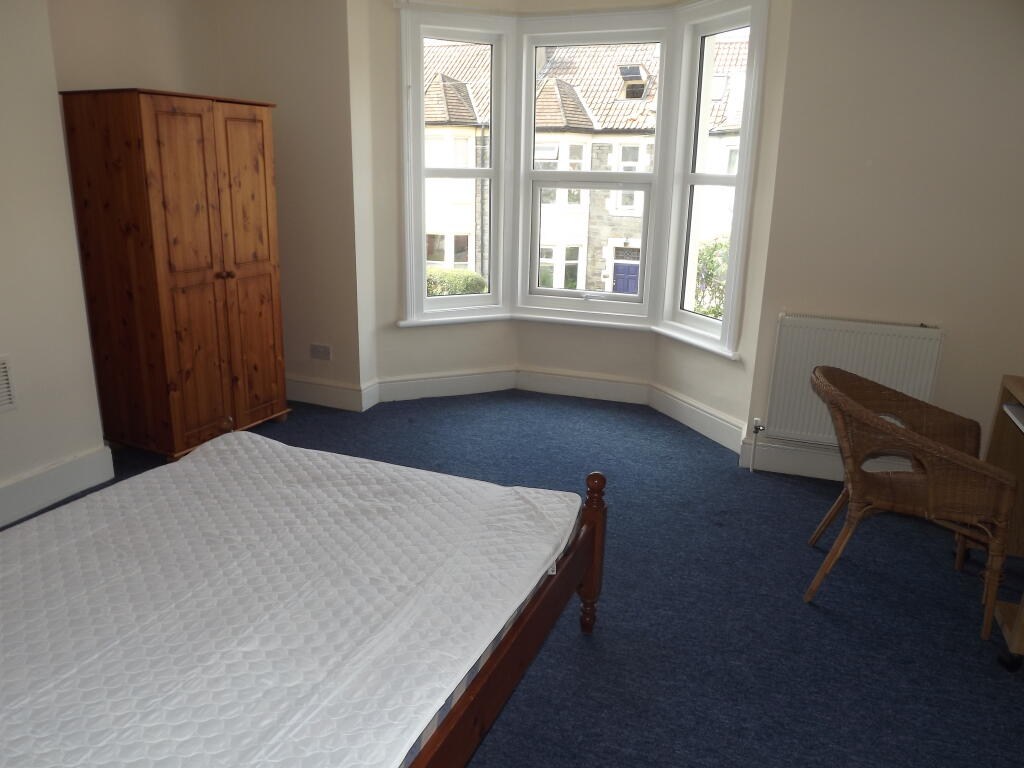 6 bedroom house for rent