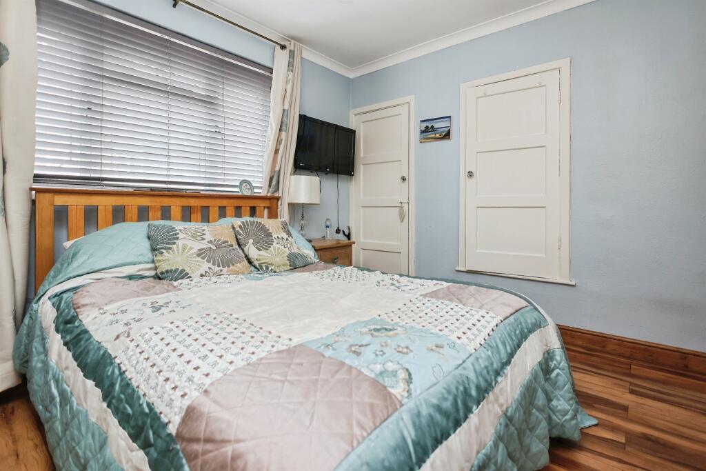 House in Sandwell, West Midlands - View 5