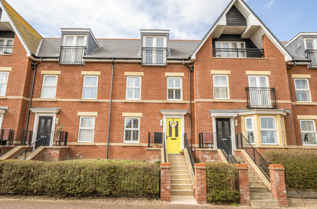 Main image of property: Old Fort Road, Felixstowe, Suffolk