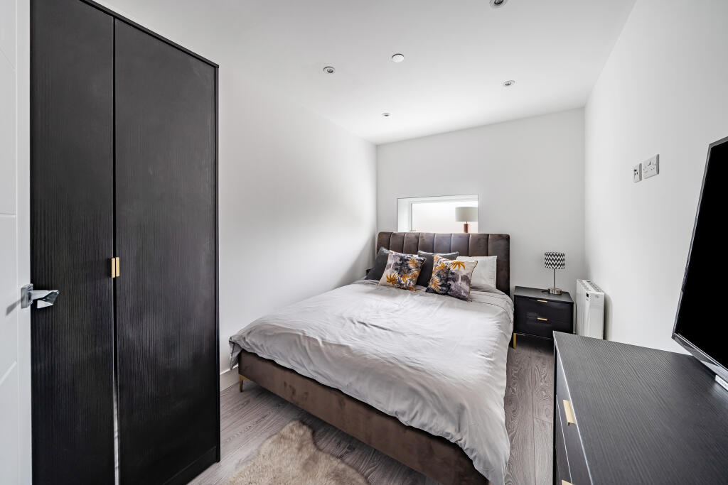 Station Road, Addlestone, Surrey, KT15 - View 2