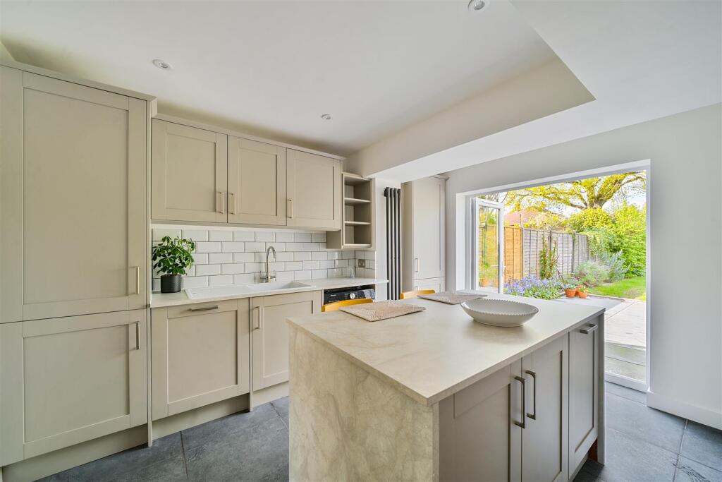 House in Southampton - View 2