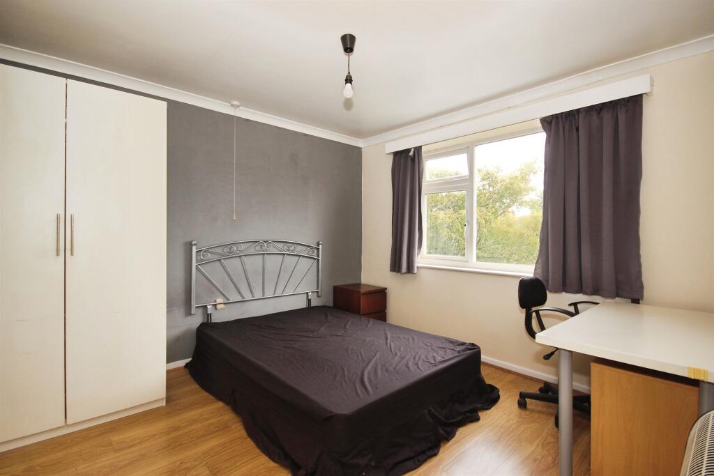 Apartment in Warwick, Royal Leamington Spa - More