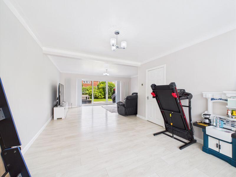 Rhodes Drive, Unsworth, Bury, BL9 photo 4