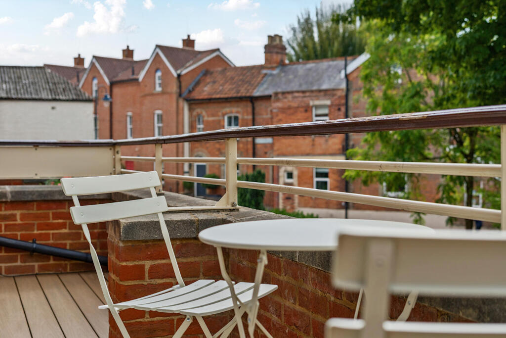 House in Devizes, Wiltshire - View 5