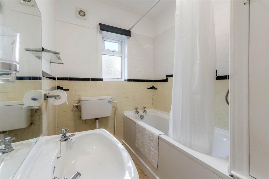 Apartment in Leeds - More