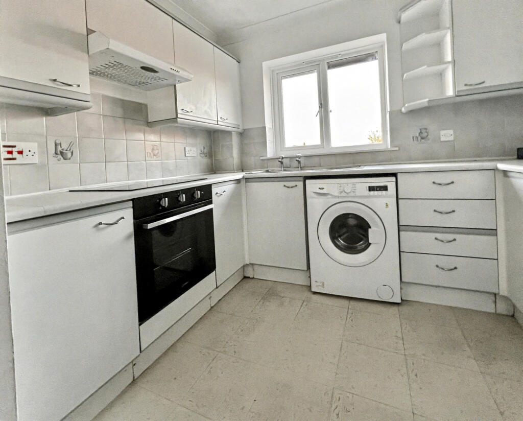INVESTMENT PROPERTY 3 Meads Court, Bulwark, Chepstow, Monmouthshire, NP16 5QE photo 4