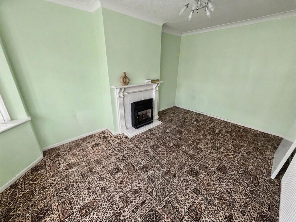 Alexander Drive, Bury, BL9 photo 5