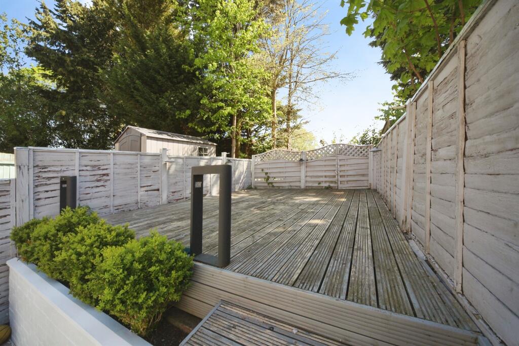 House in Dunstable, Central Bedfordshire - View 4