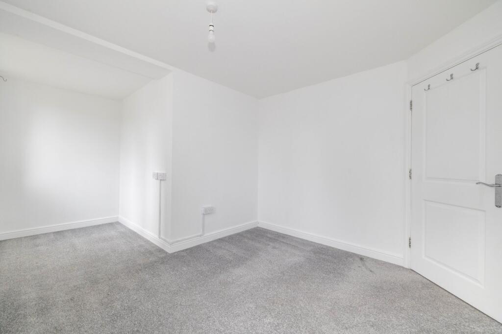 Apartment in Canterbury, Kent - View 4