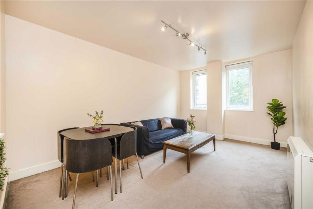 Main image of property: Commercial Road, Whitechapel