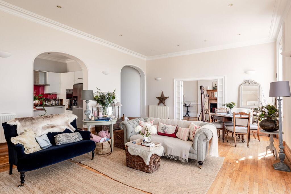 Apartment in Hove, Brunswick - View 4