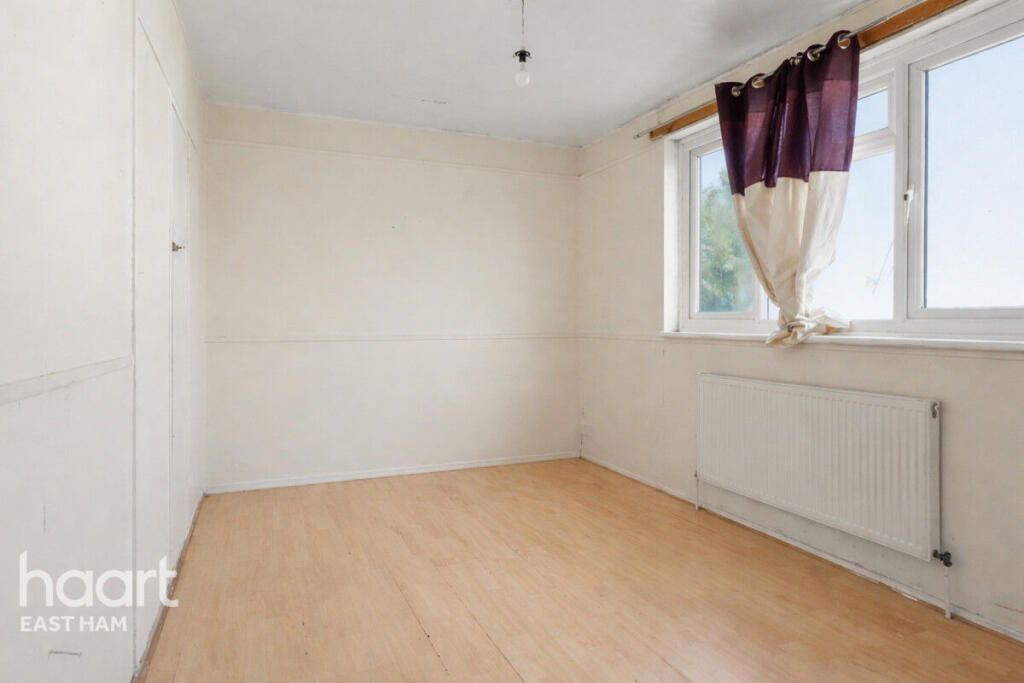 Langdon Crescent, London photo 5