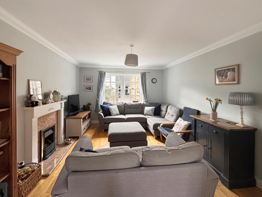 Old Ferry Road, Wivenhoe, Colchester, CO7 photo 3
