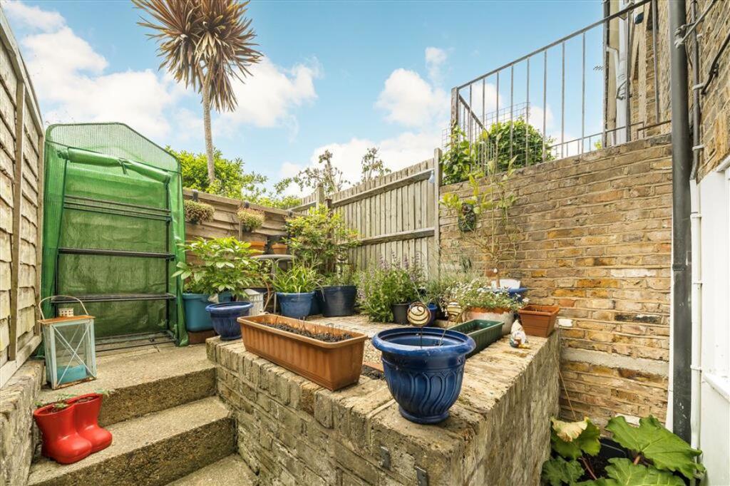 Main image of property: Chapter Road, Walworth