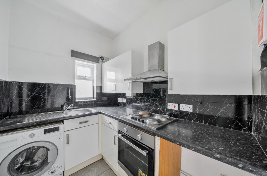 Rowlands Road, Worthing, West Sussex, BN11 photo 4