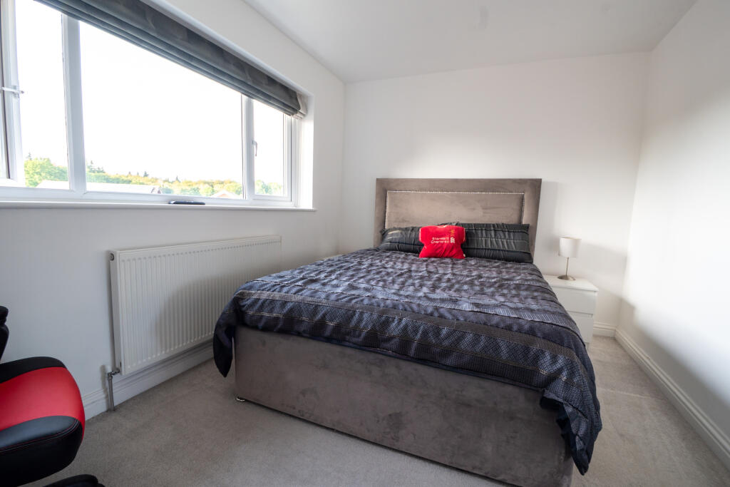 House in Eastleigh, Fair Oak and Horton Heath - More