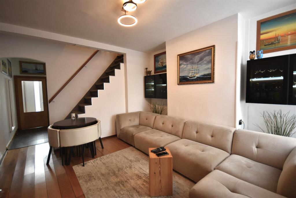House in Goole, East Riding of Yorkshire - More