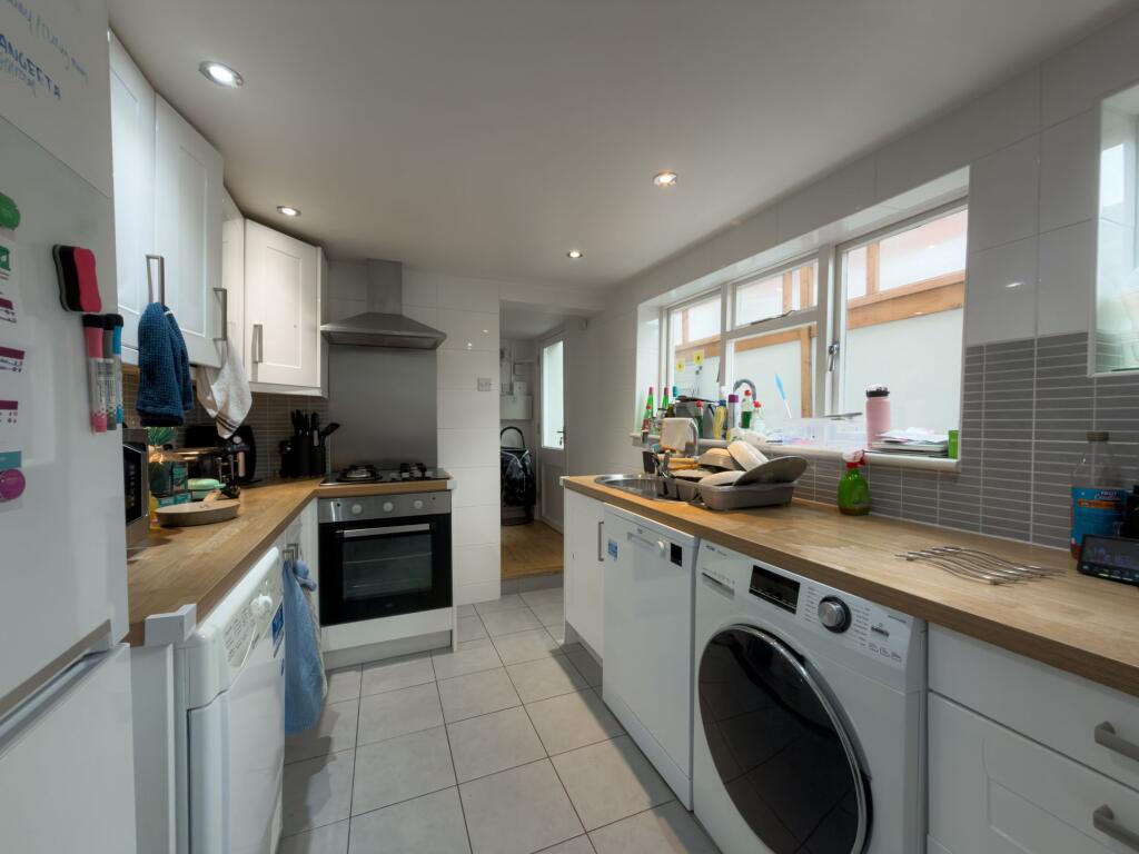 Main image of property: Donnington Gardens, Reading, RG1