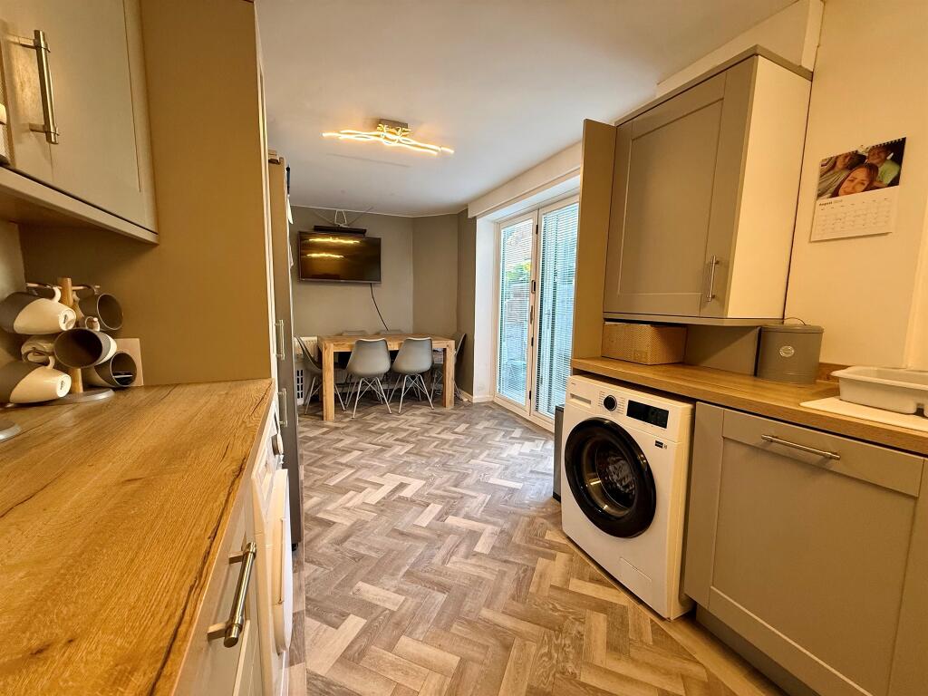 House in Barry, Merthyr Dyfan - View 3