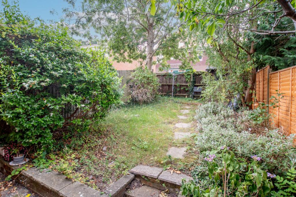 Rye Close, Guildford, GU2 photo 2