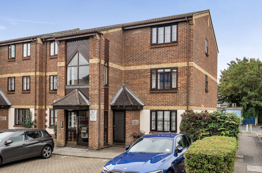 Apartment in London, Lonesome, Mitcham - View 2