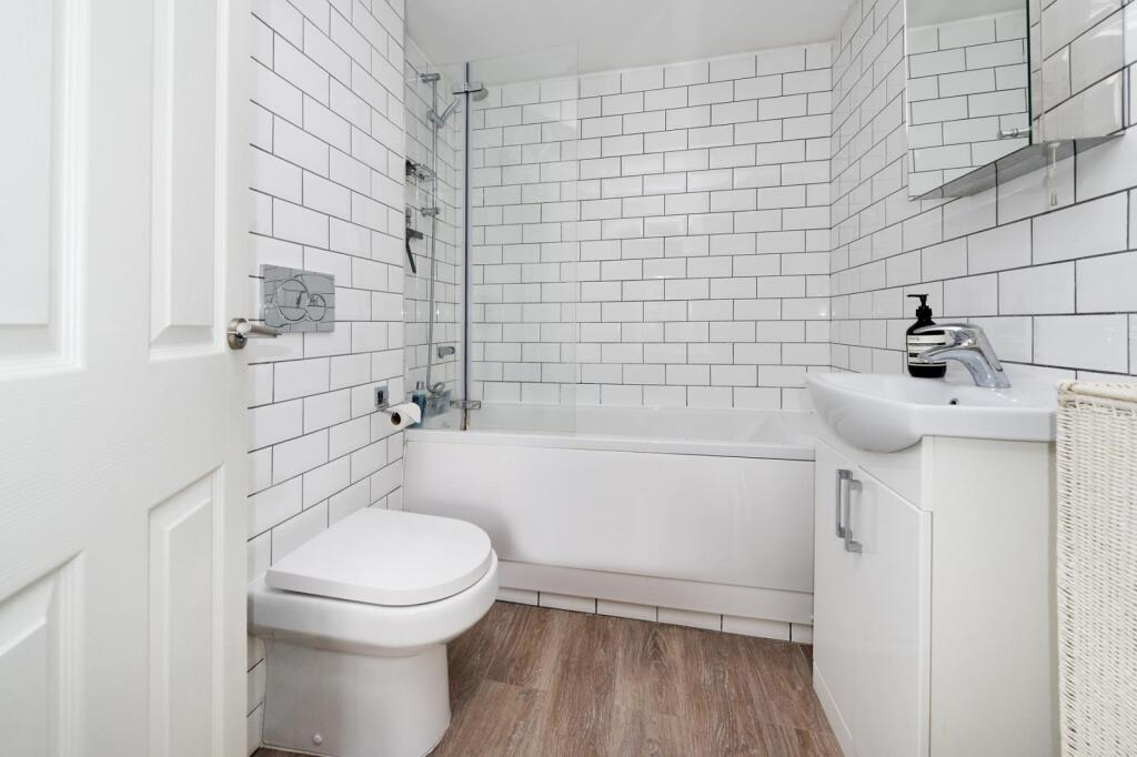 Apartment in London - View 4