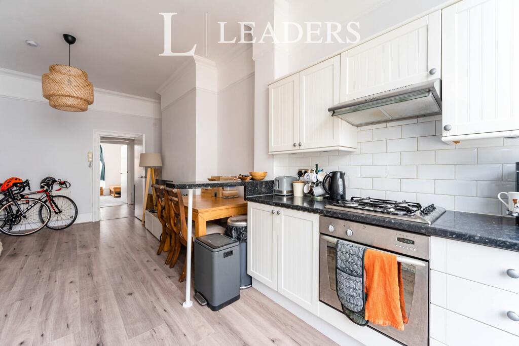 Apartment in Portsmouth, Southsea - View 5