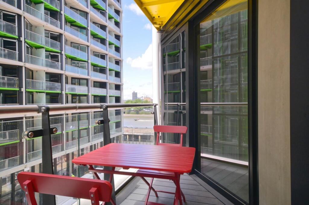 Apartment in London - More