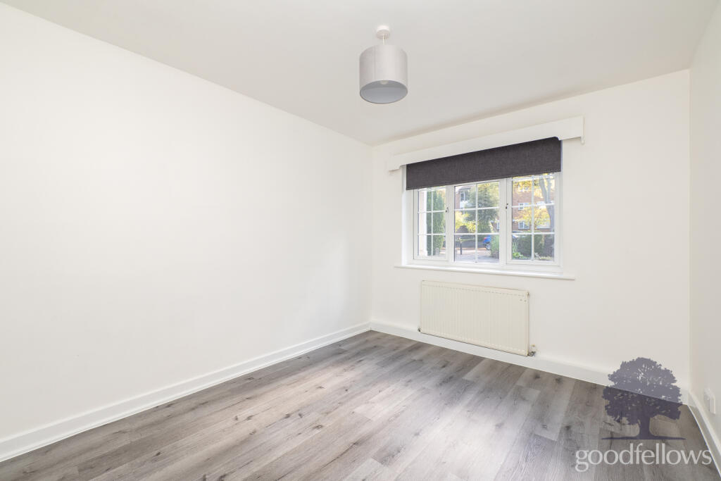 Apartment in Sutton - View 4