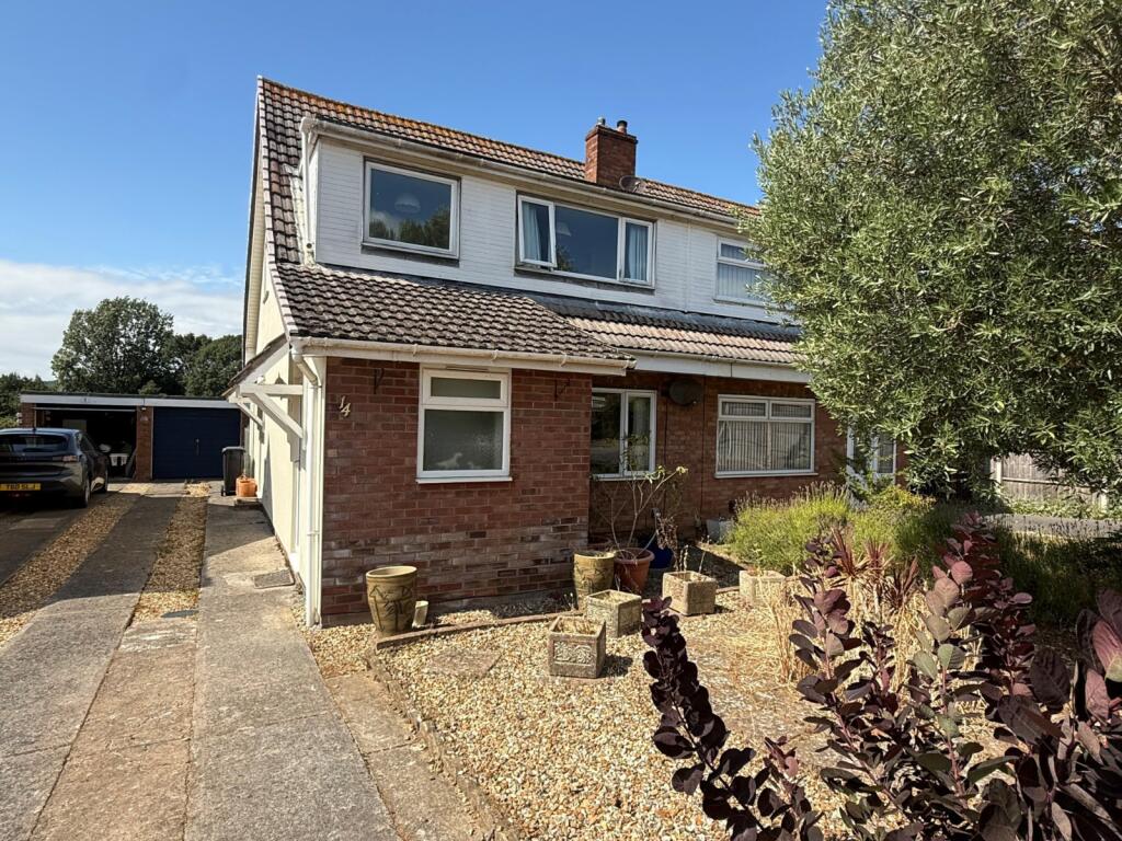 3-bed semi-detached on Causeway View, Nailsea, North Somerset, BS48, £375,000