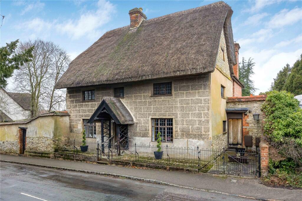 Main image of property: Station Road, Haddenham, Aylesbury, Buckinghamshire, HP17