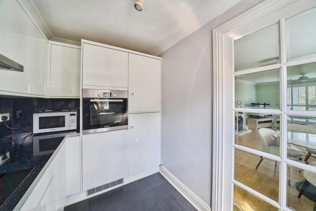 Apartment in Epping Forest, Buckhurst Hill - View 5