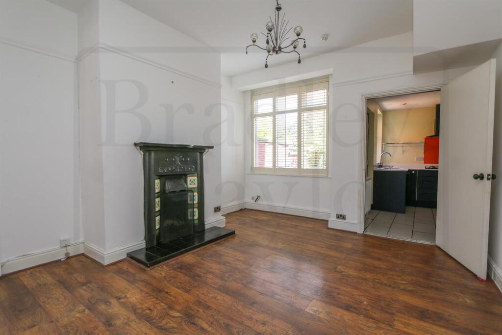 House in South Ribble, Middleforth, Penwortham - More