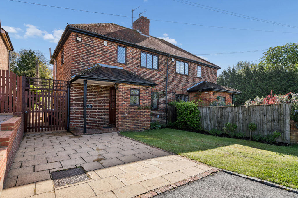 Main image of property: LITTLE MARLOW - SEMI RURAL LOCATION