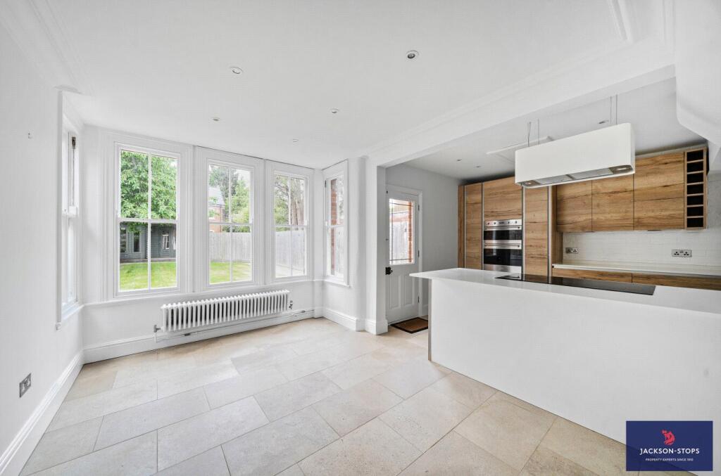 Newport Road, Wavendon, Buckinghamshire, MK17 photo 2