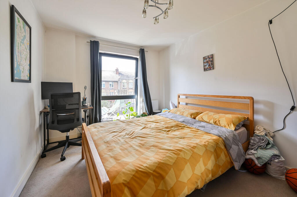 Apartment in London - More