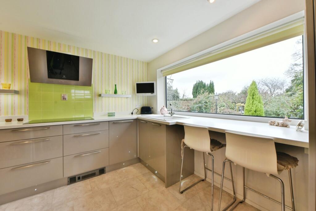 Pennine Road, Woodley, Stockport, SK6 photo 3