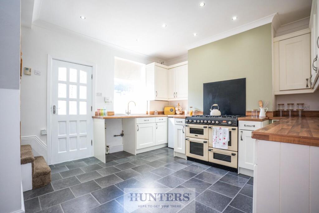 House in Leeds, Allerton Bywater - More
