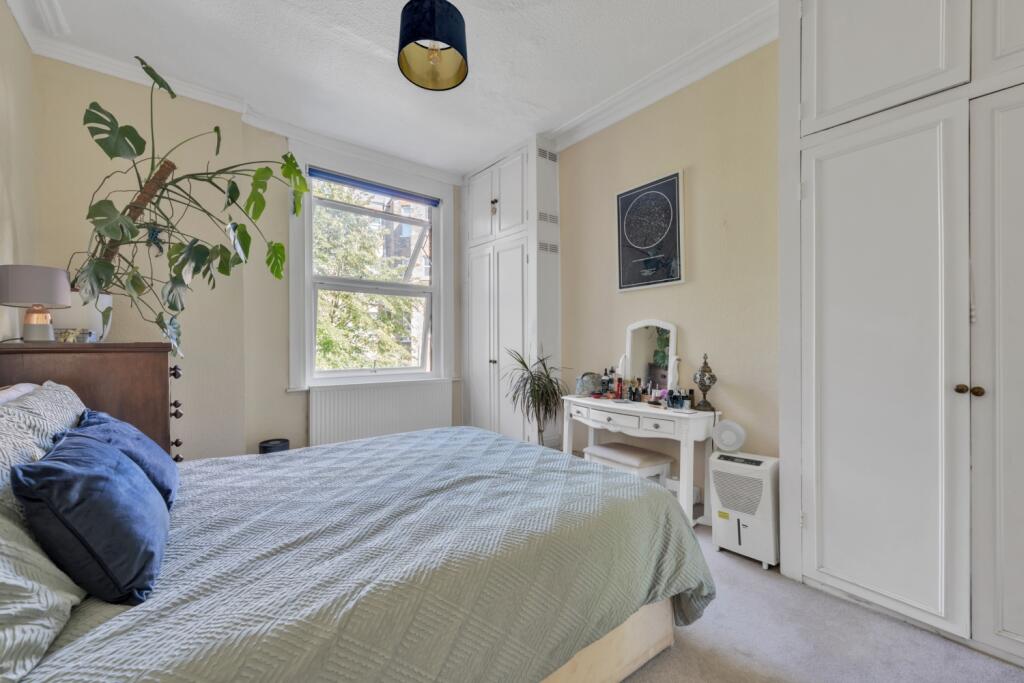 Apartment in London - View 5