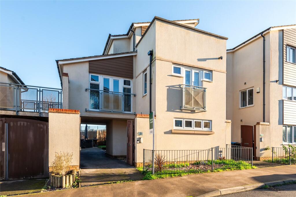 Main image of property: Butter Row, Wolverton, Milton Keynes, Buckinghamshire, MK12