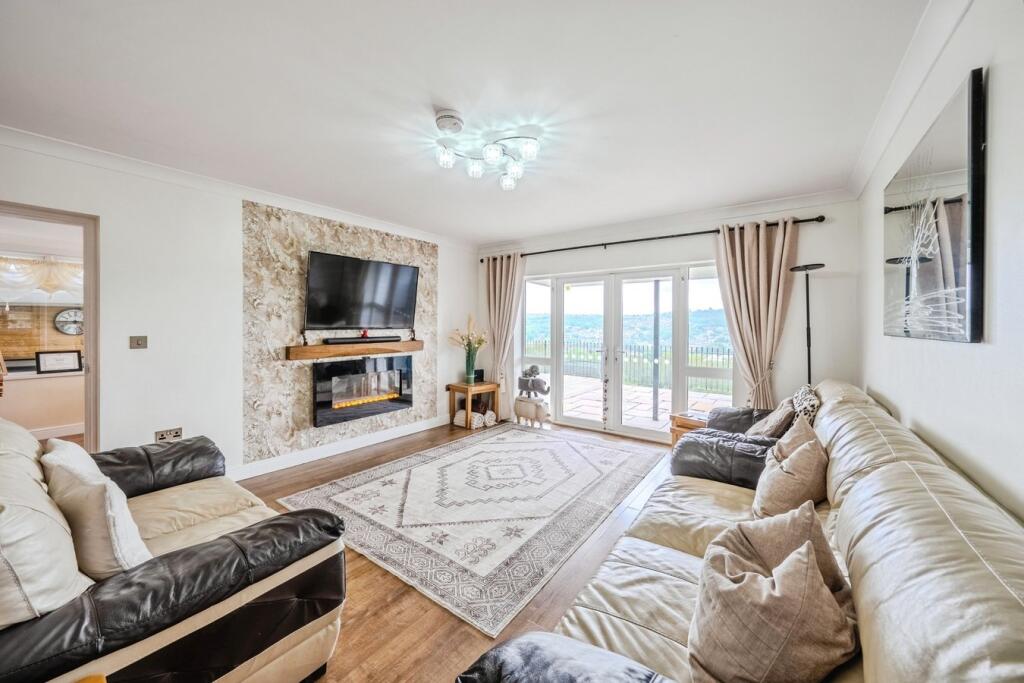 House in Hengoed, Gelligaer - View 2