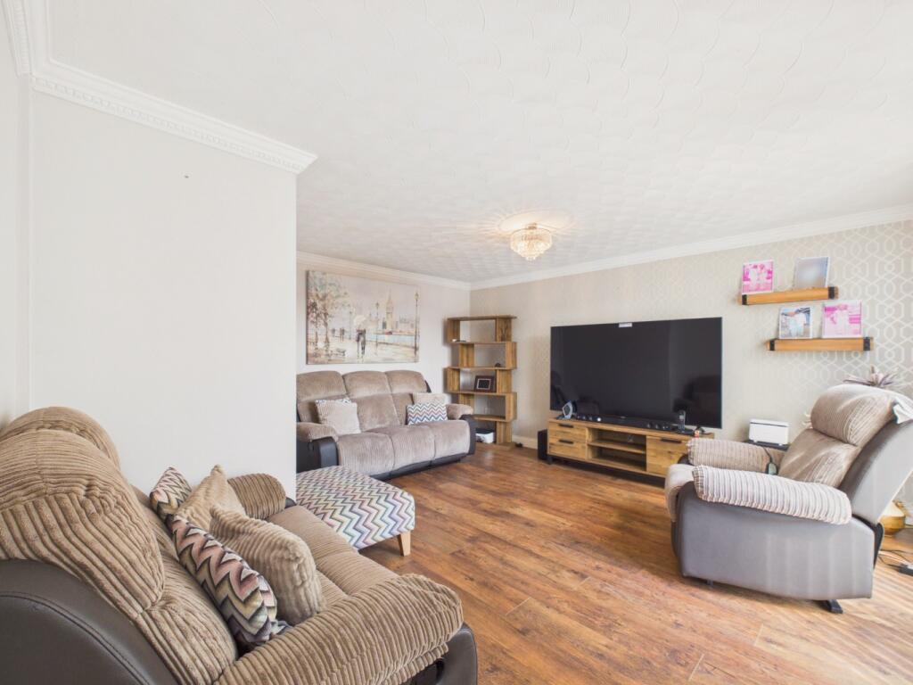 House in Kingston upon Hull, Bransholme - View 3