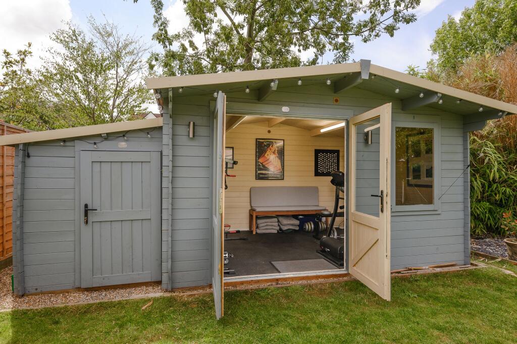 Cumberland Drive, Esher, KT10 image 4