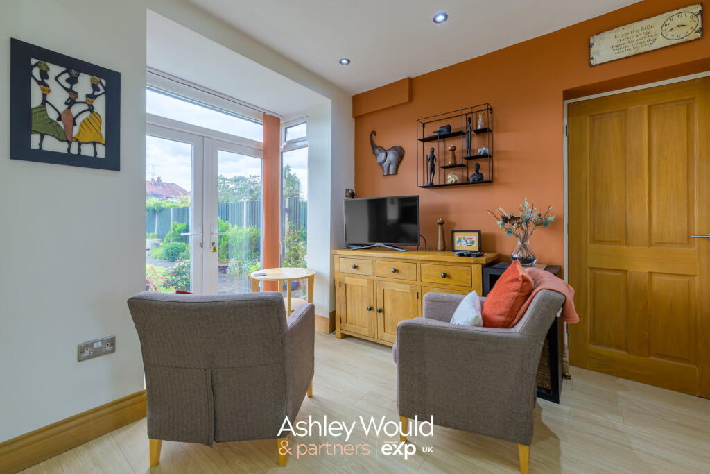 House in Dudley, Howley Grange - More
